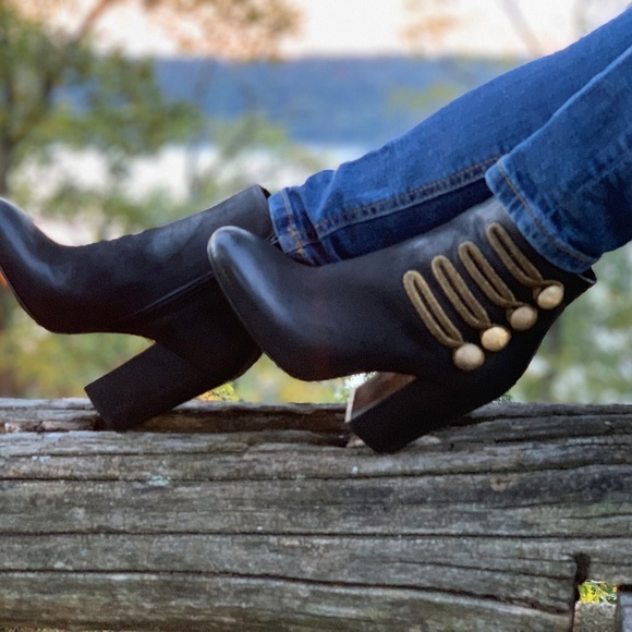 Black Ankle boot Gold Embroidery NEW! - Picture 1 of 6